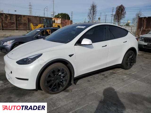 Tesla Model Y benzyna 2023r. (WILMINGTON)