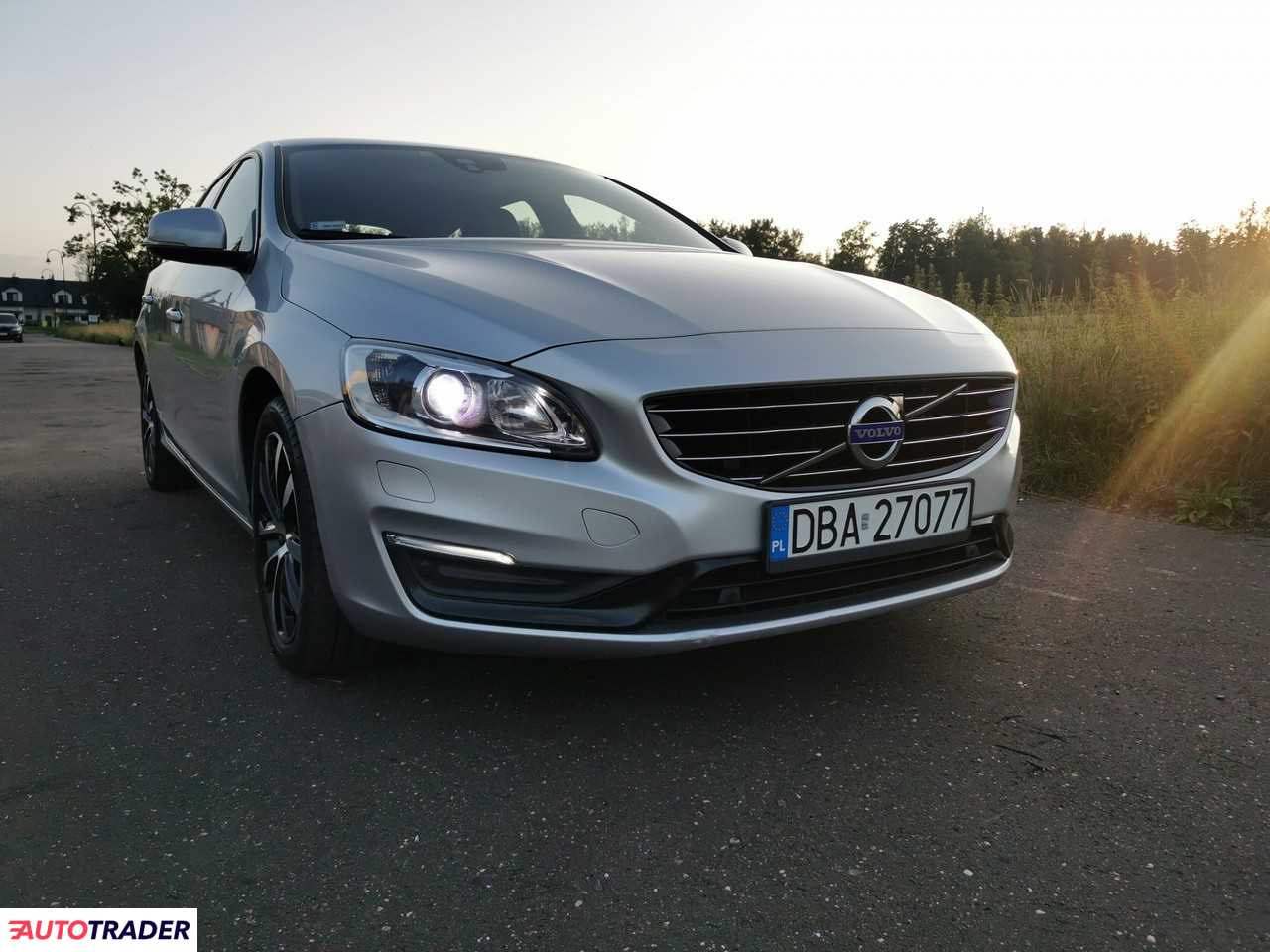 Volvo V60 2017 2.0 150 KM