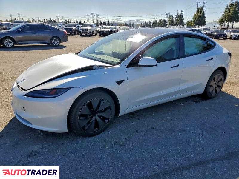 Tesla Model 3 2025