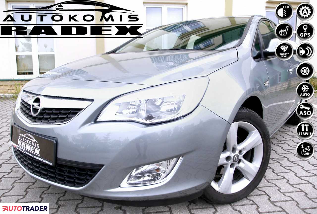 Opel Astra 2012 1.4 140 KM