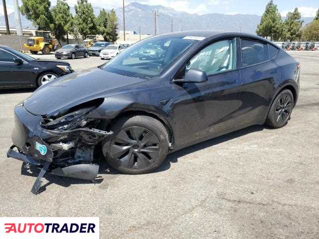 Tesla Model Y 2025 Tesla Model Y 2025