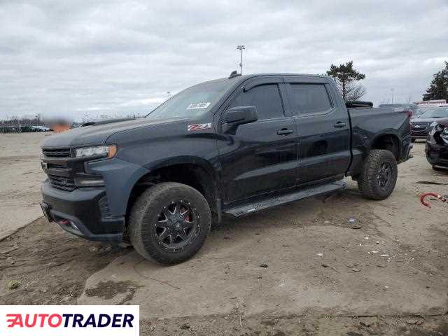 Chevrolet Silverado 5.0 benzyna 2020r. (WOODHAVEN)