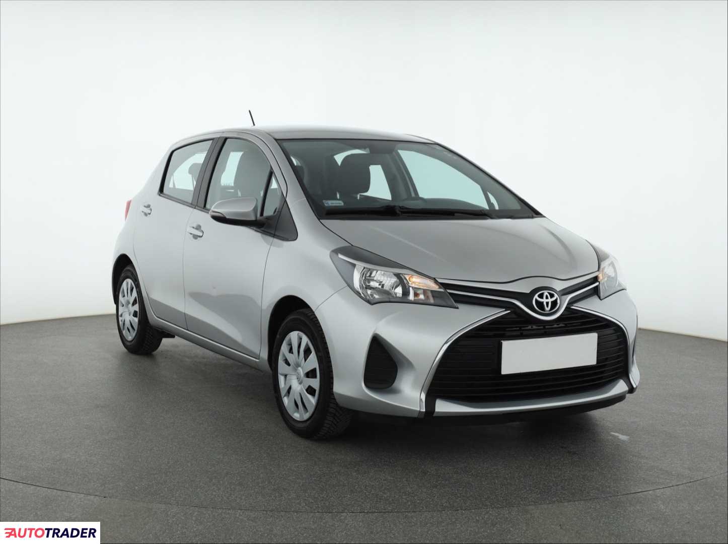 Toyota Yaris 1.3 97 KM 2016r. (Piaseczno)