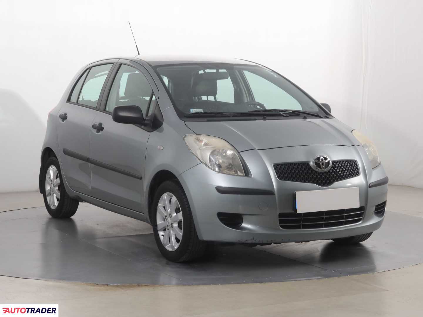 Toyota Yaris 2007 1.3 85 KM