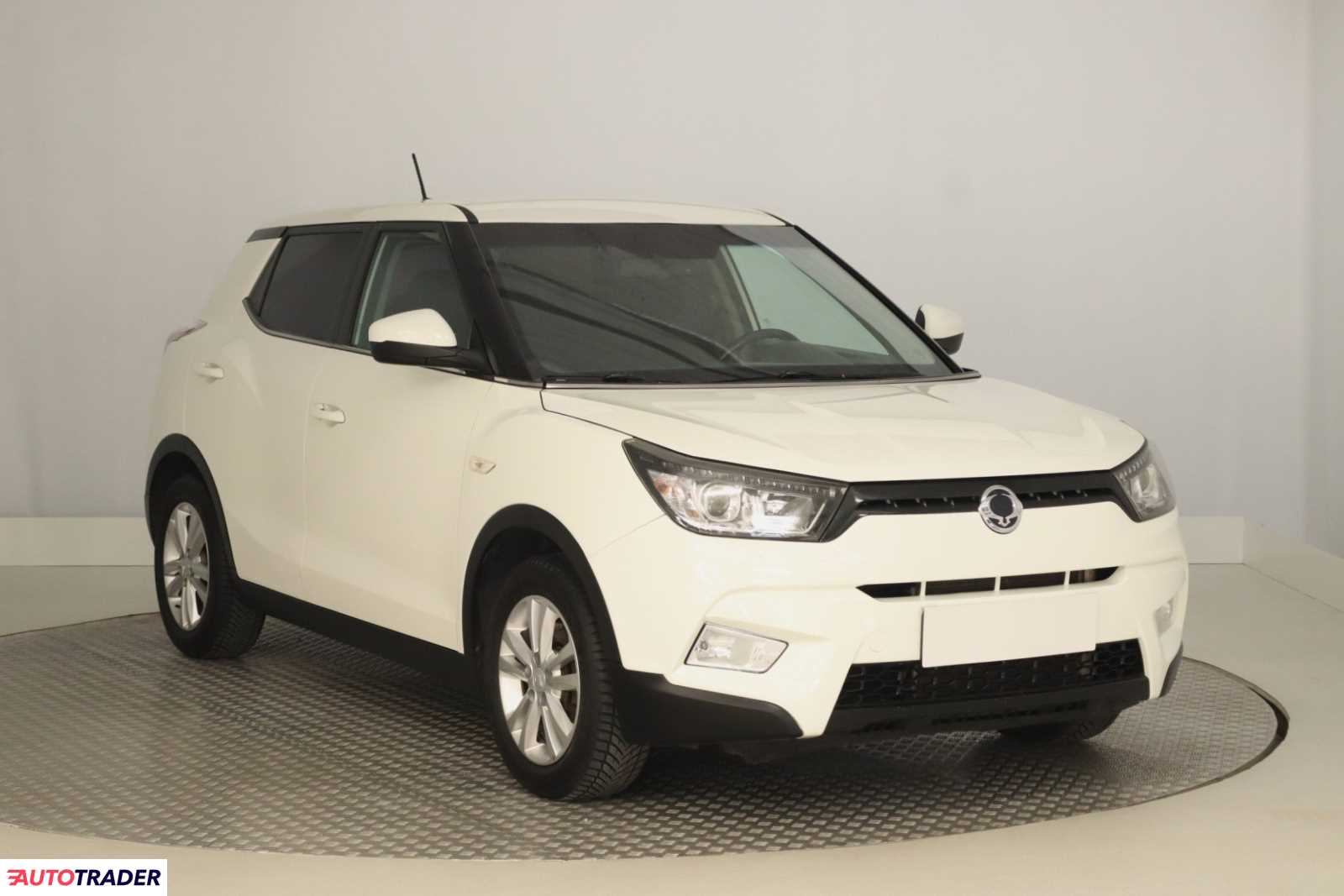 Ssang Yong Tivoli 2015 1.6 126 KM