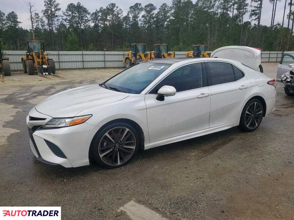 Toyota Camry 2020 3