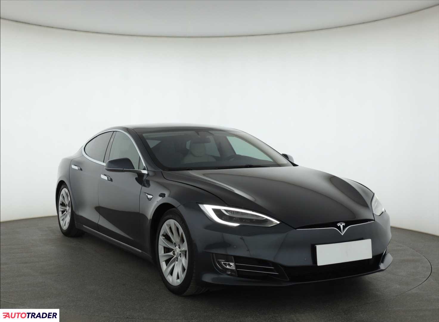 Tesla Model S 2018 517 KM