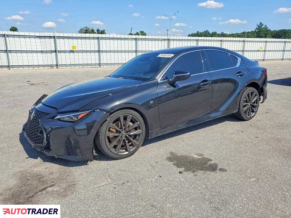 Lexus IS 2025 3