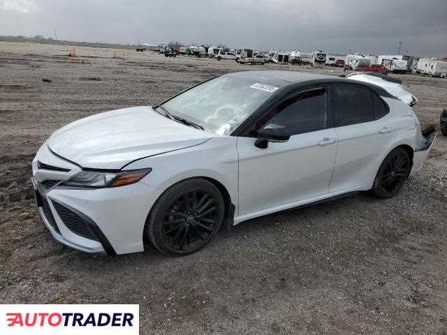 Toyota Camry 2021 3