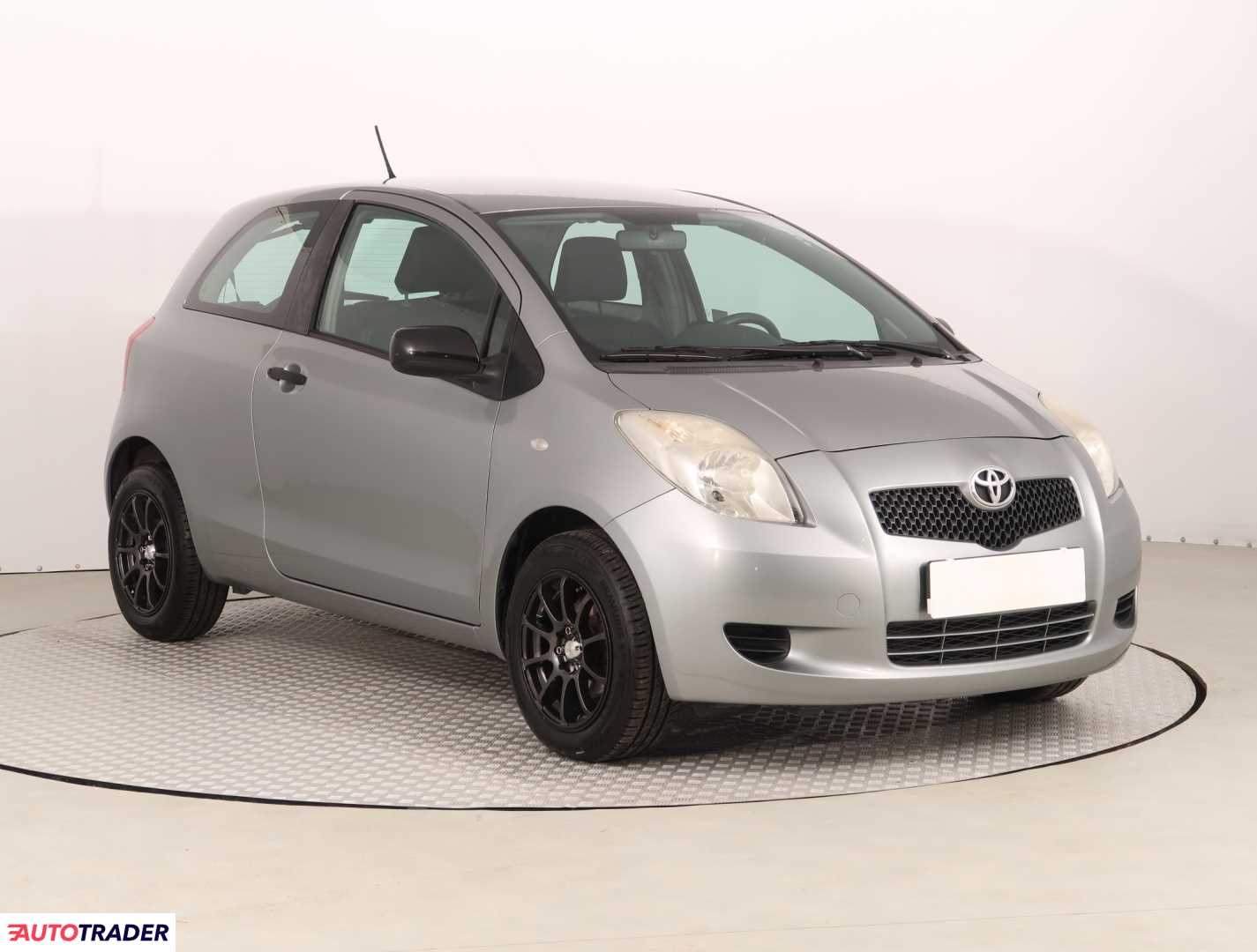 Toyota Yaris 2008 1.3 85 KM