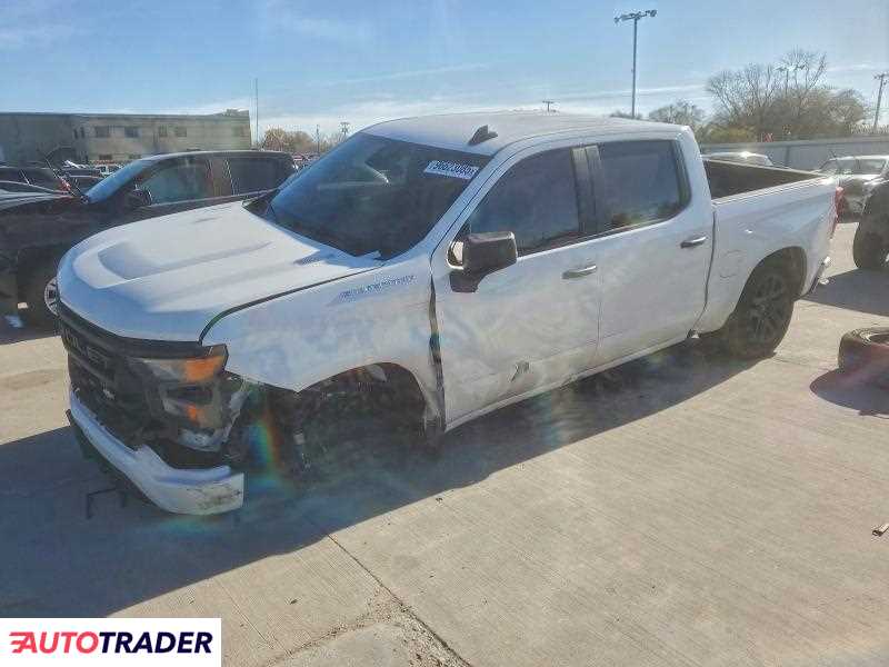 Chevrolet Silverado 2025 2