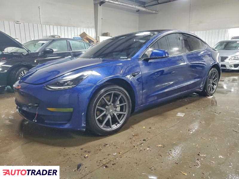 Tesla Model 3 2022