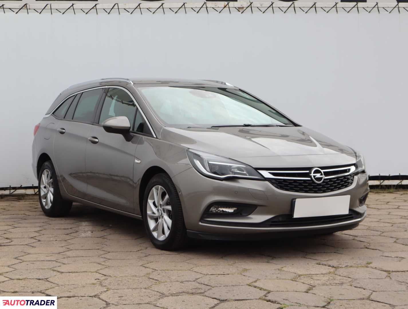Opel Astra 2017 1.4 147 KM
