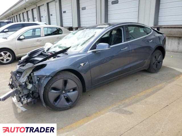 Tesla Model 3 2020