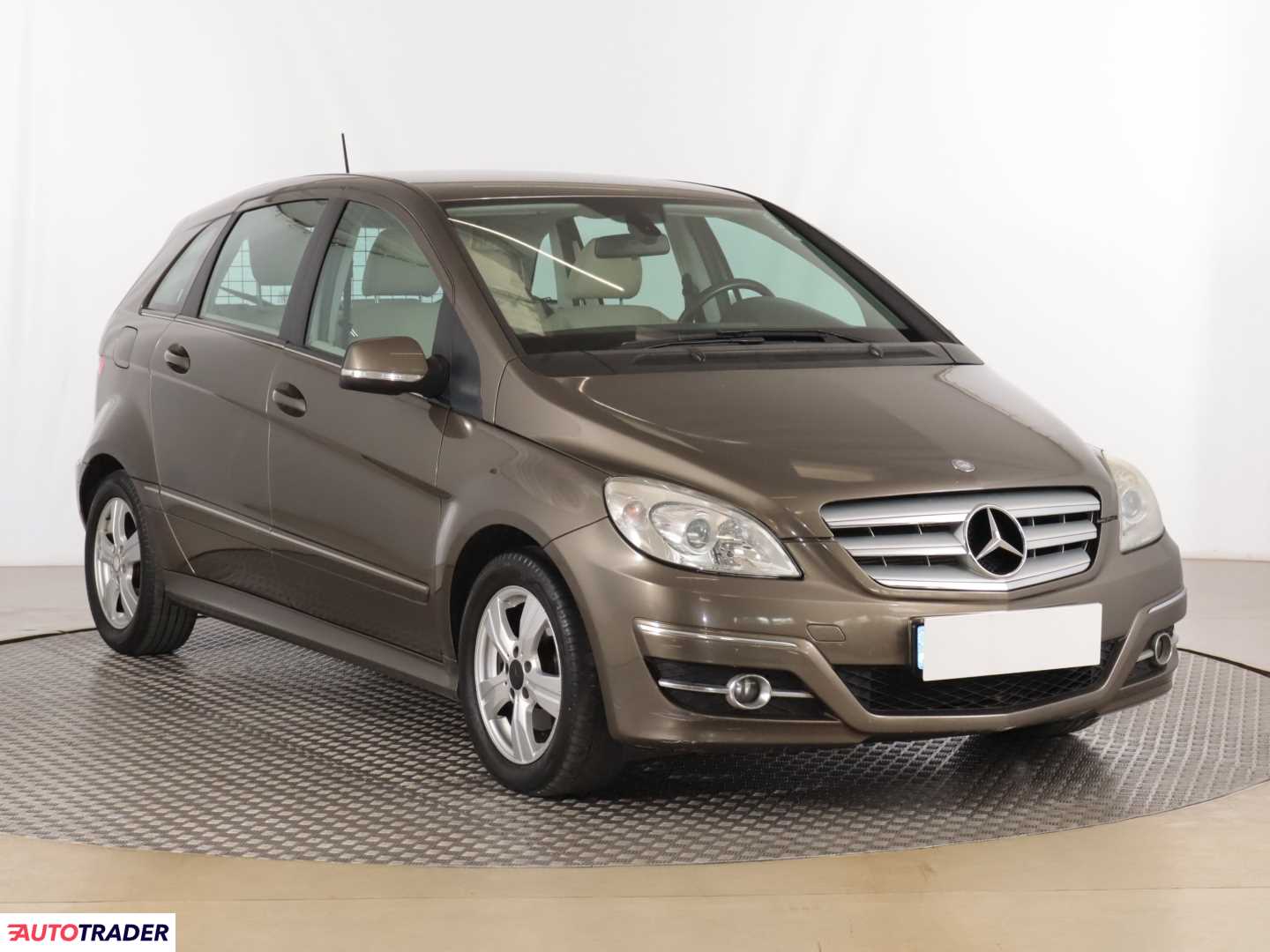 Mercedes B-klasa 2.0 107 KM 2010r. (Piaseczno)