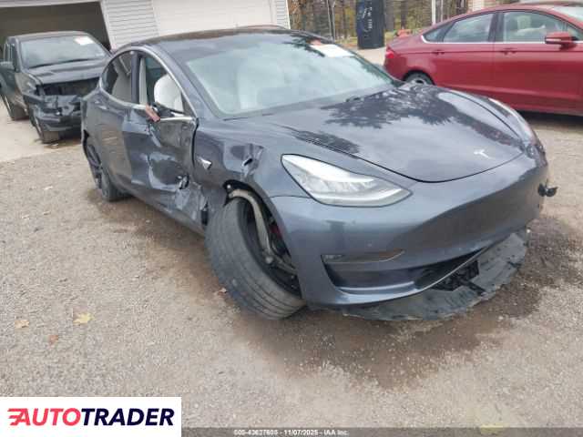 Tesla Model 3 2020