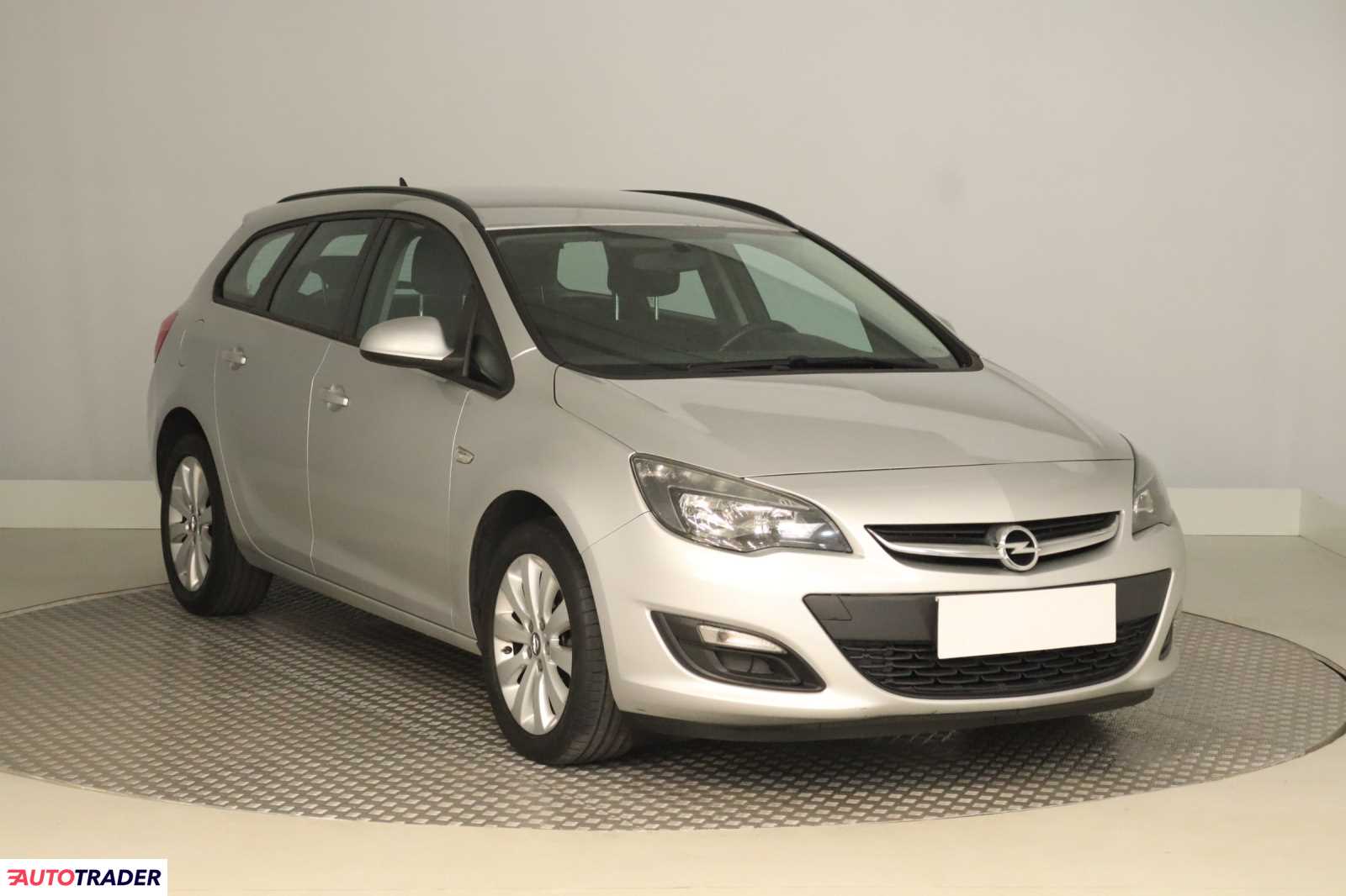 Opel Astra 2015 1.6 108 KM