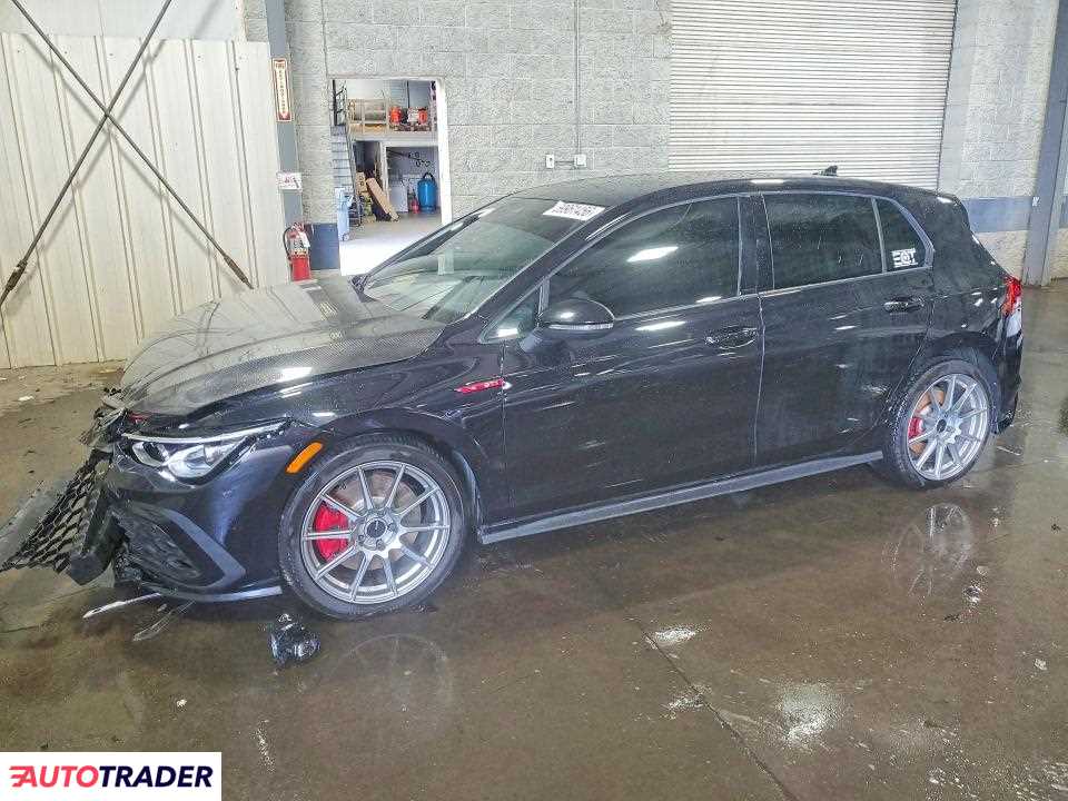 Volkswagen Golf 2024 2