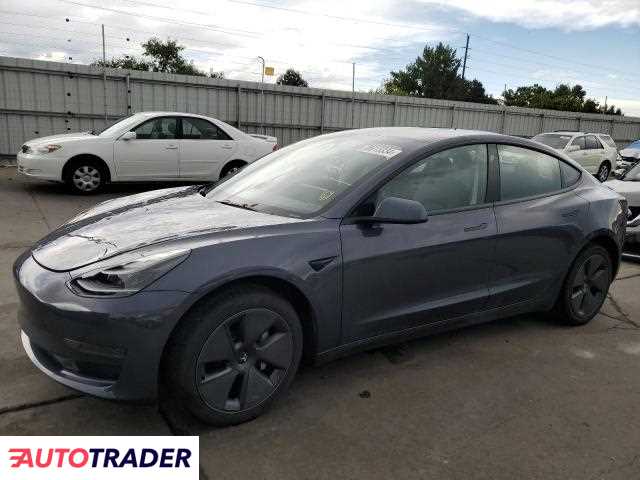 Tesla Model 3 benzyna 2023r. (LITTLETON)