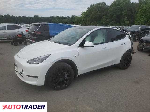 Tesla Model Y 2023