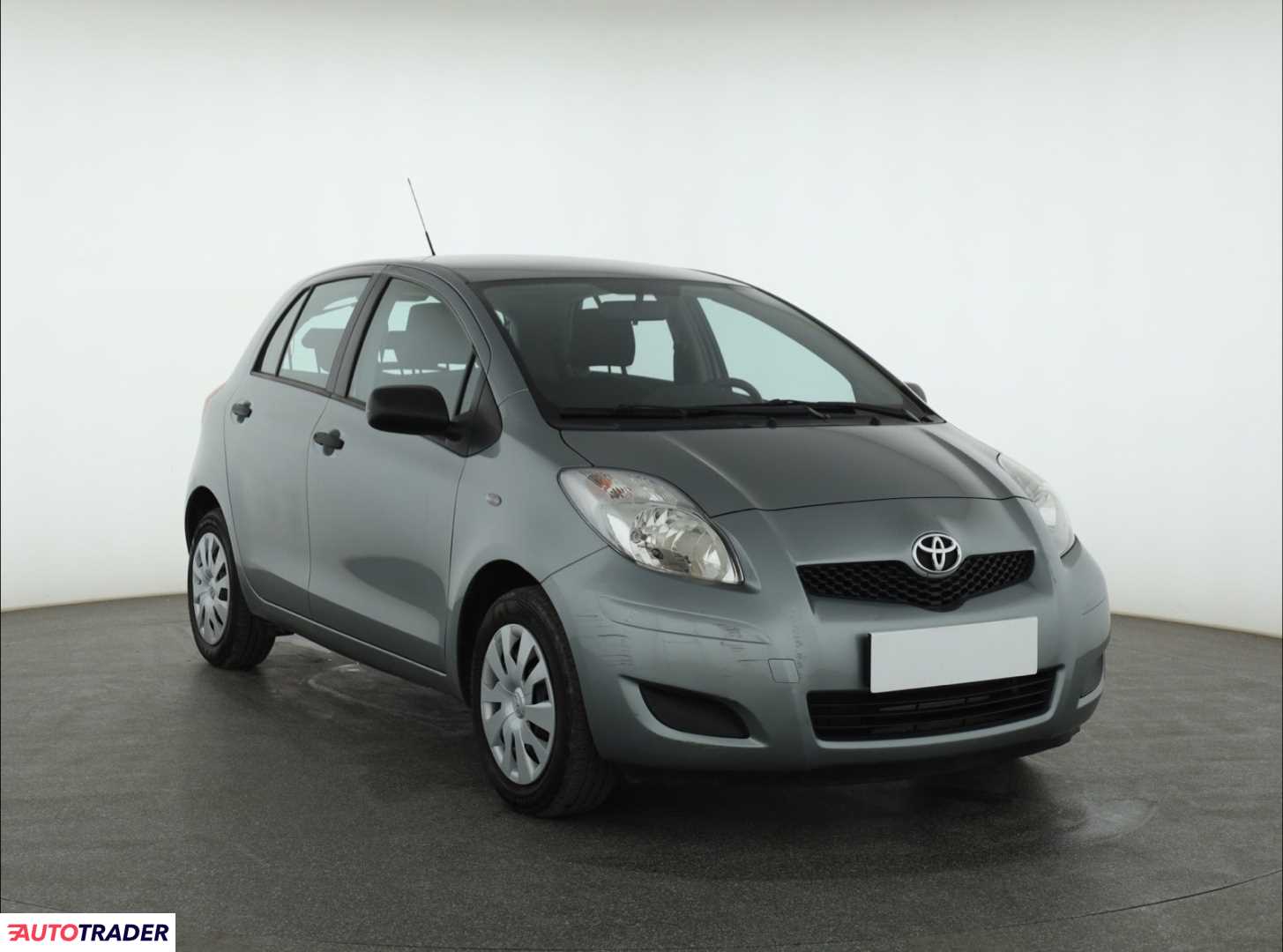 Toyota Yaris 2009 1.3 99 KM