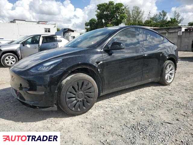 Tesla Model Y benzyna 2023r. (OPA LOCKA)