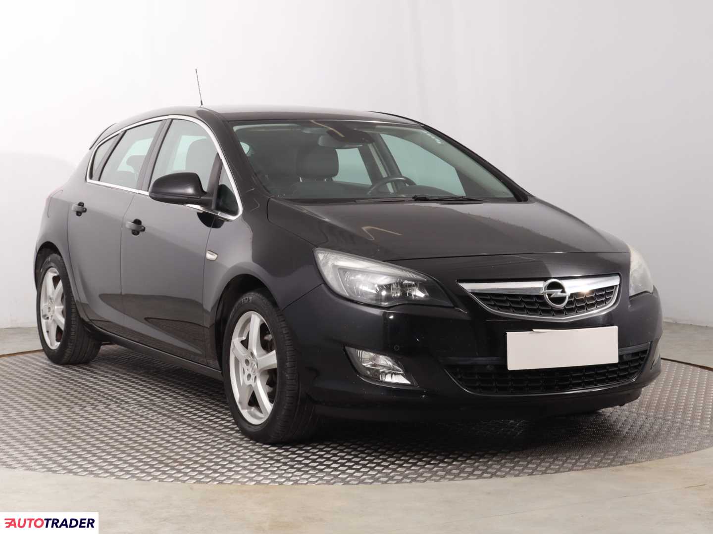 Opel Astra 2010 1.4 138 KM