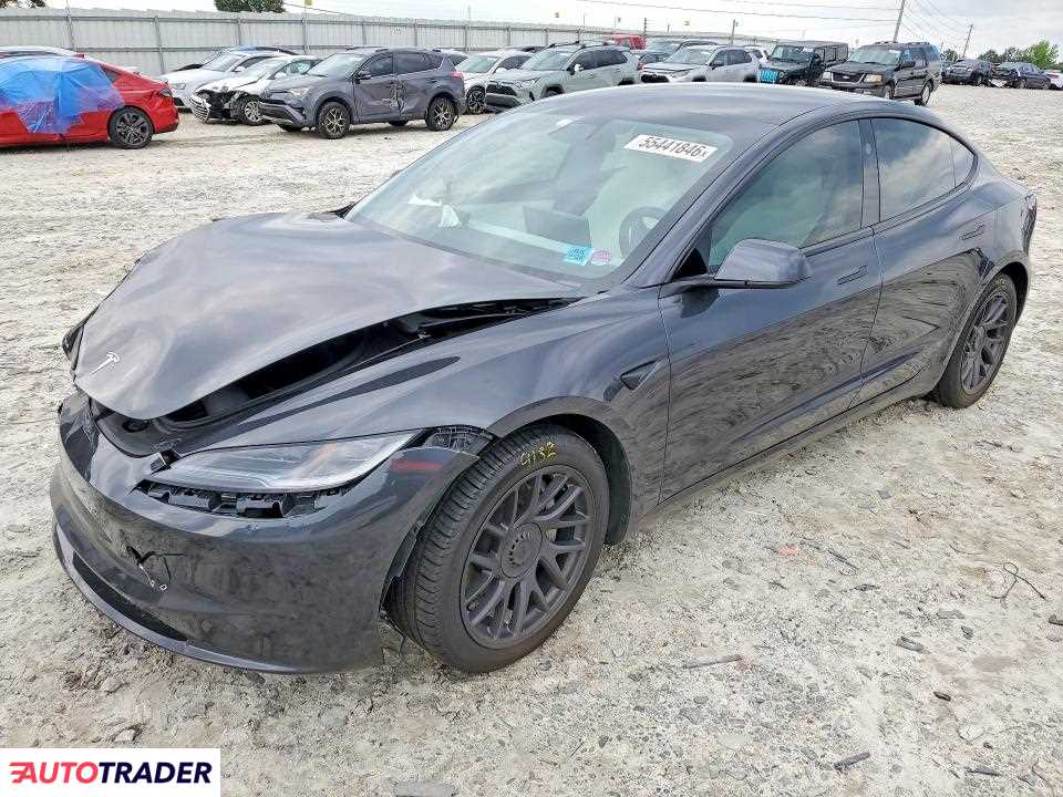 Tesla Model 3 2024