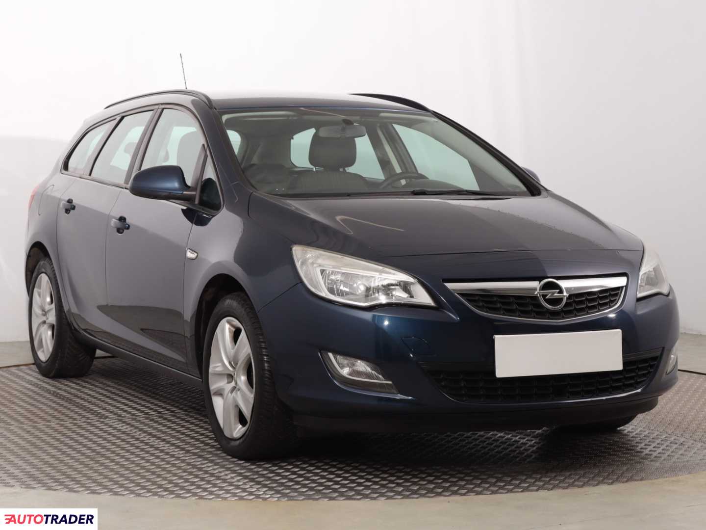 Opel Astra 2011 2.0 162 KM