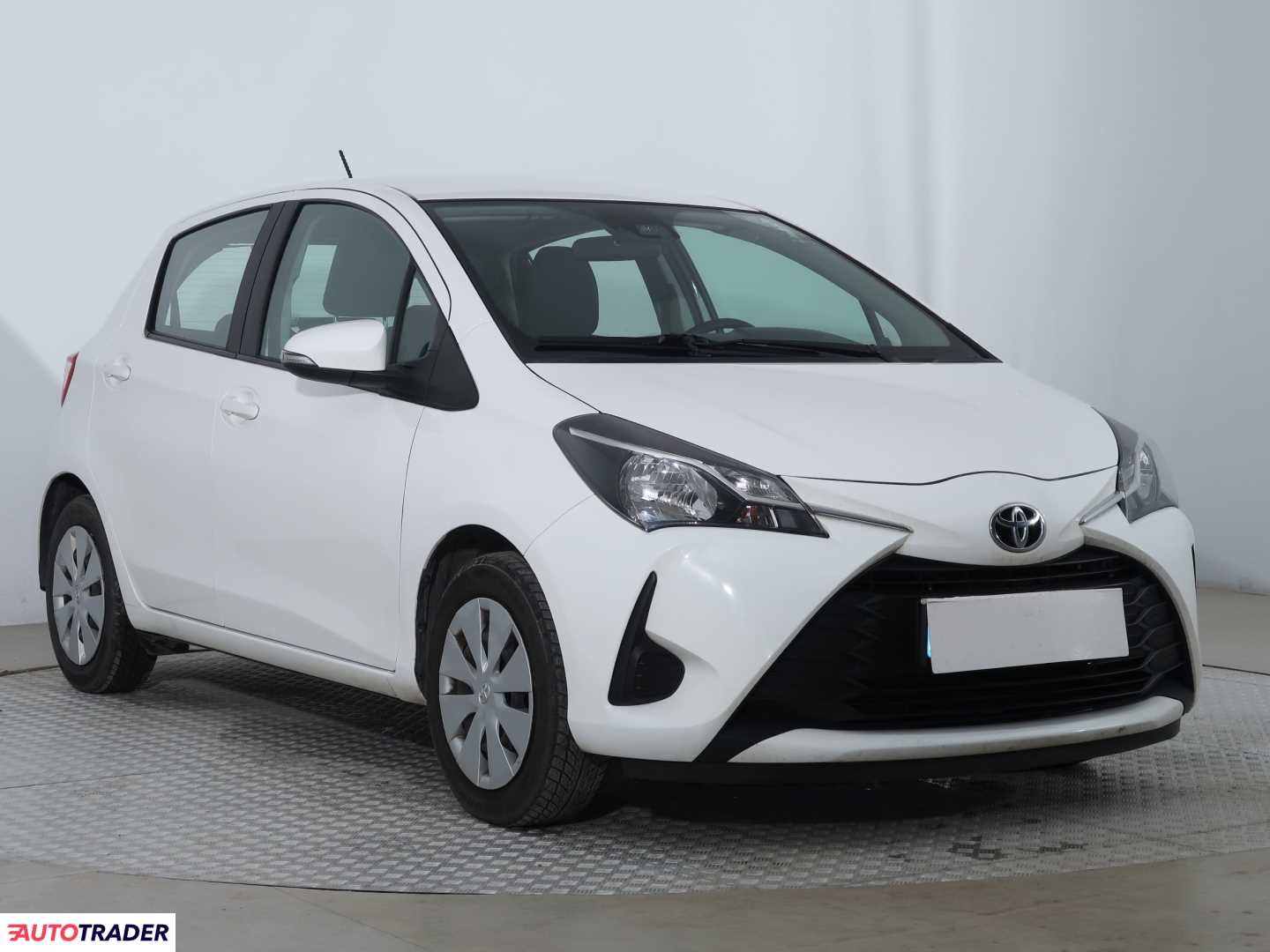 Toyota Yaris 1.0 71 KM 2019r. (Piaseczno)