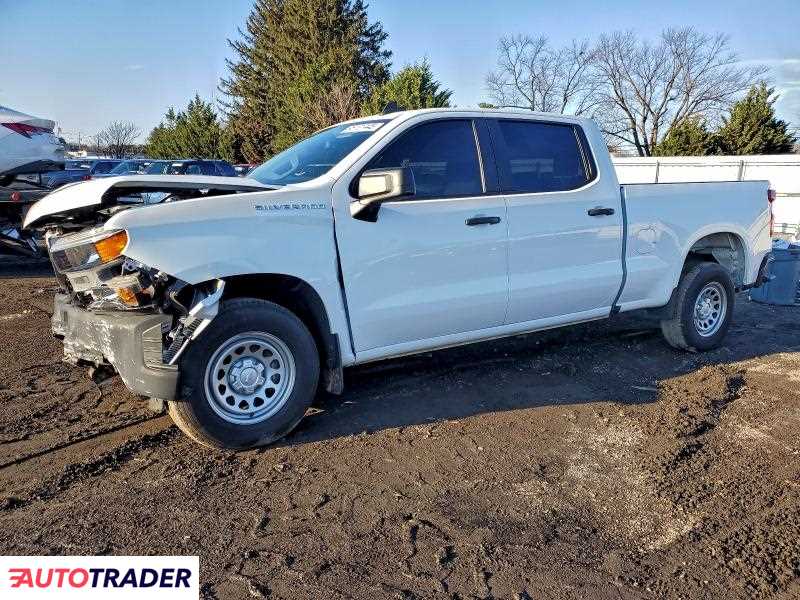 Chevrolet Silverado 2021 4
