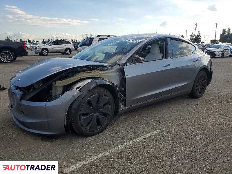 Tesla Model 3 2024