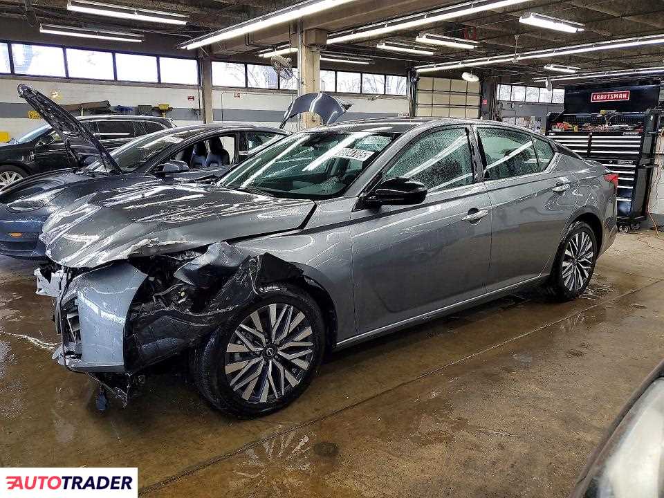 Nissan Altima 2025 2