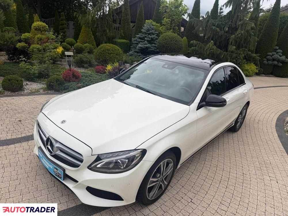 Mercedes C-klasa 2017 2.0 184 KM