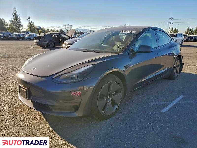 Tesla Model 3 2023