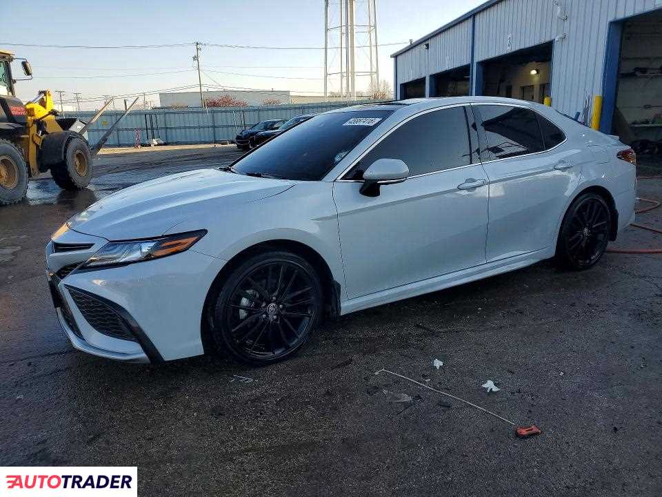 Toyota Camry 2024 3