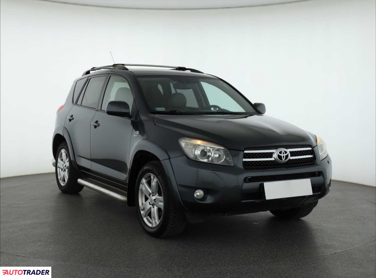 Toyota RAV 4 2008 2.2 174 KM
