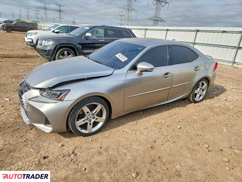 Lexus IS 2020 3