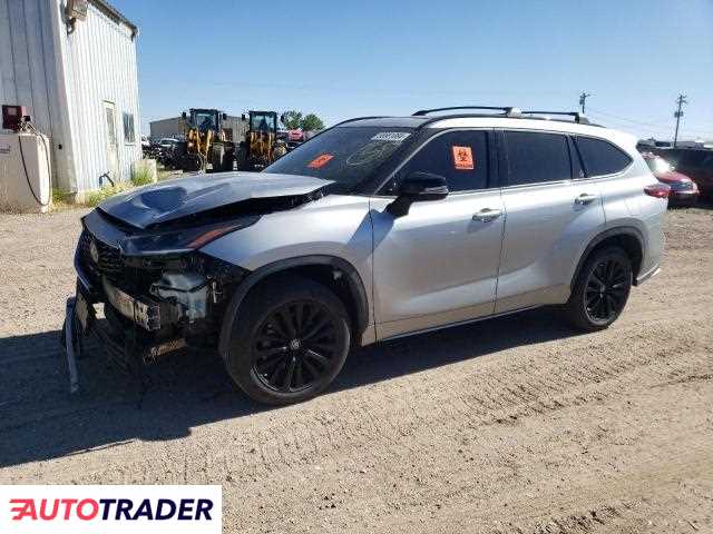 Toyota Highlander 2.0 benzyna 2023r. (CASPER)