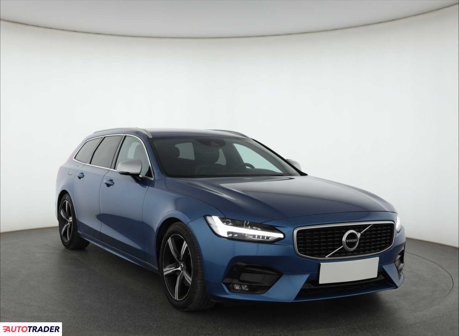 Volvo V90 2019 2.0 147 KM