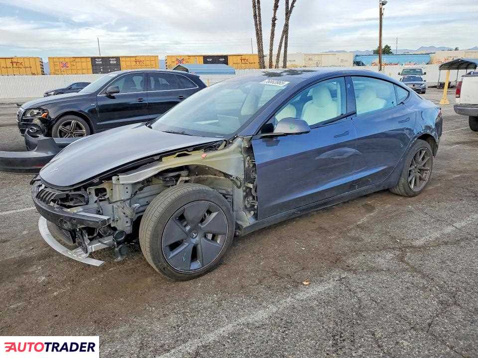 Tesla Model 3 2023