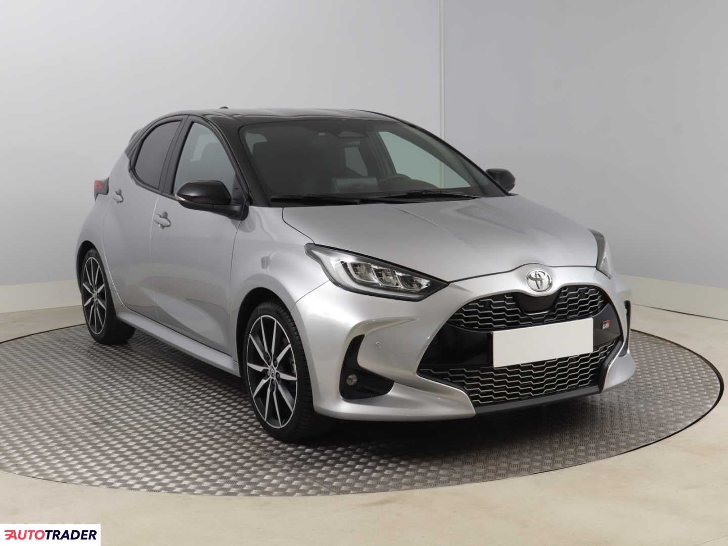 Toyota Yaris 2025 1.5 113 KM