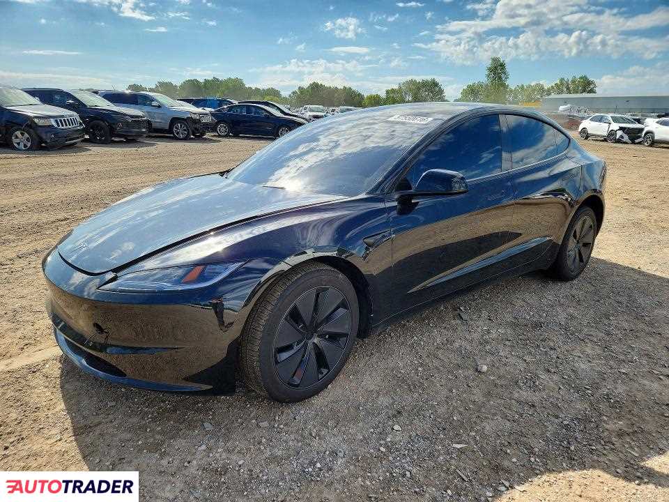 Tesla Model 3 2025