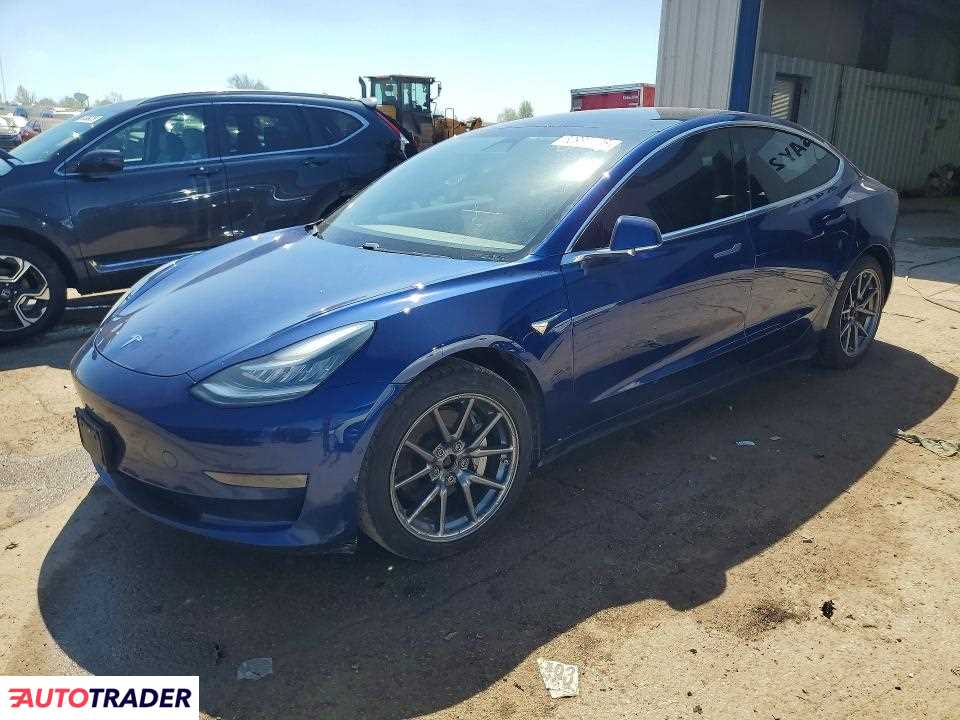 Tesla Model 3 2020
