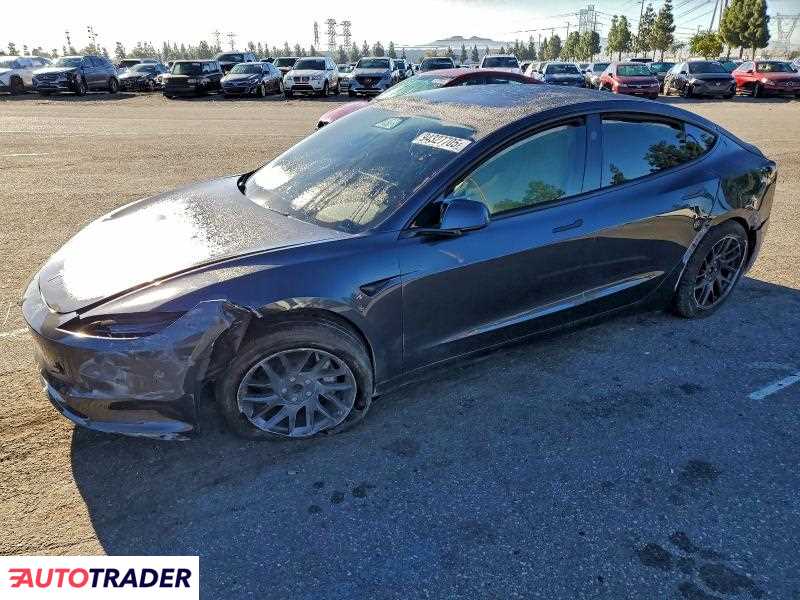 Tesla Model 3 2025