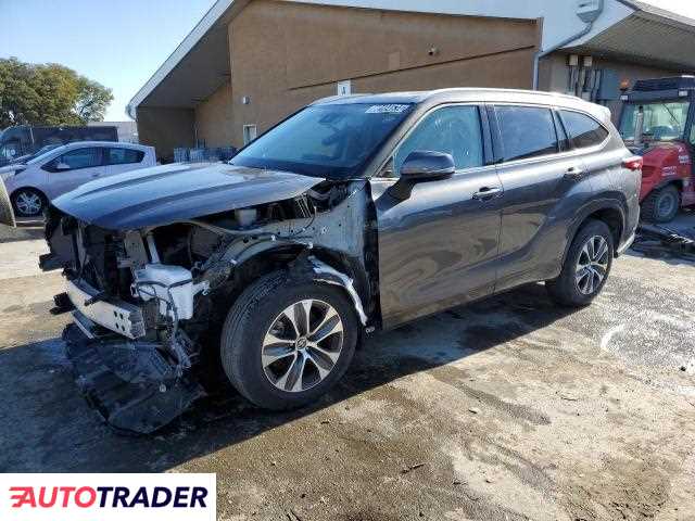 Toyota Highlander 3.0 benzyna 2022r. (HAYWARD)