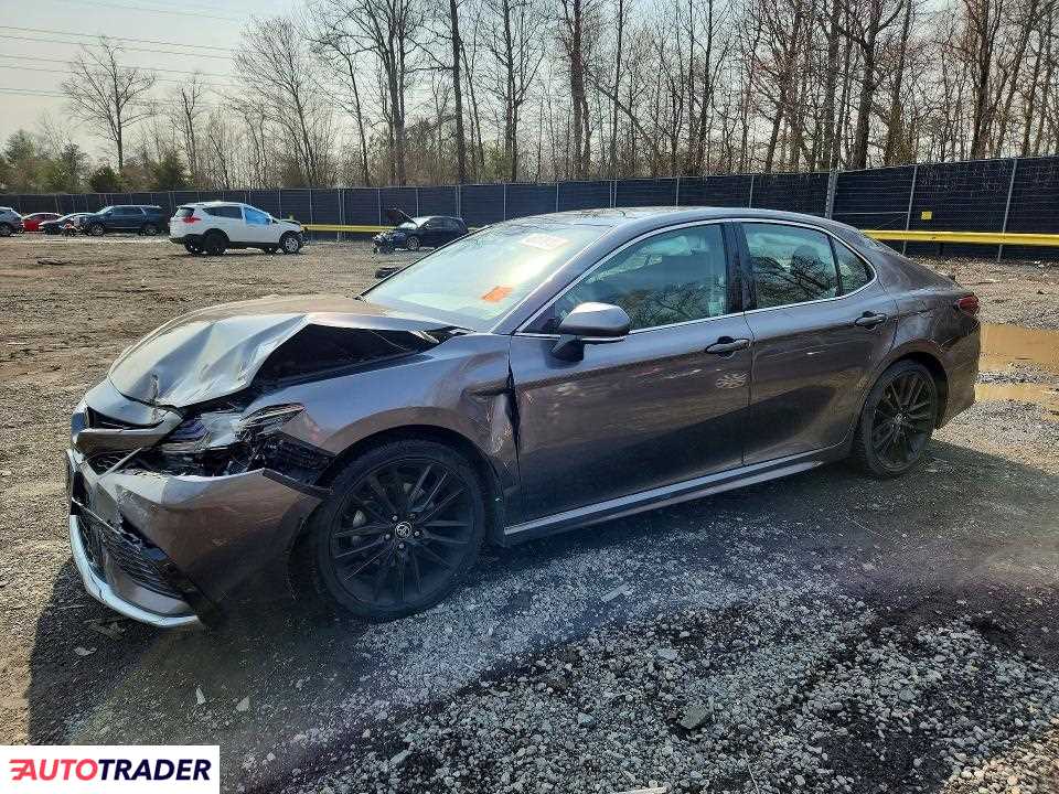 Toyota Camry 2023 3