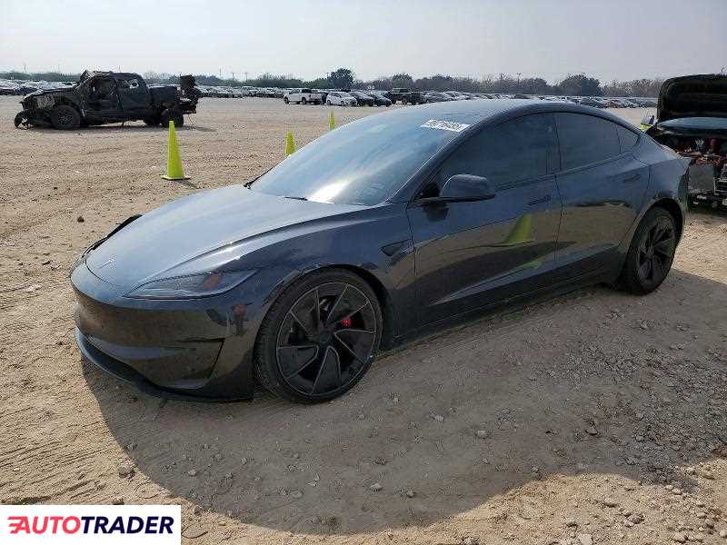 Tesla Model 3 2024