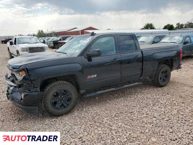 Chevrolet Silverado 5.0 benzyna 2018r. (RAPID CITY)