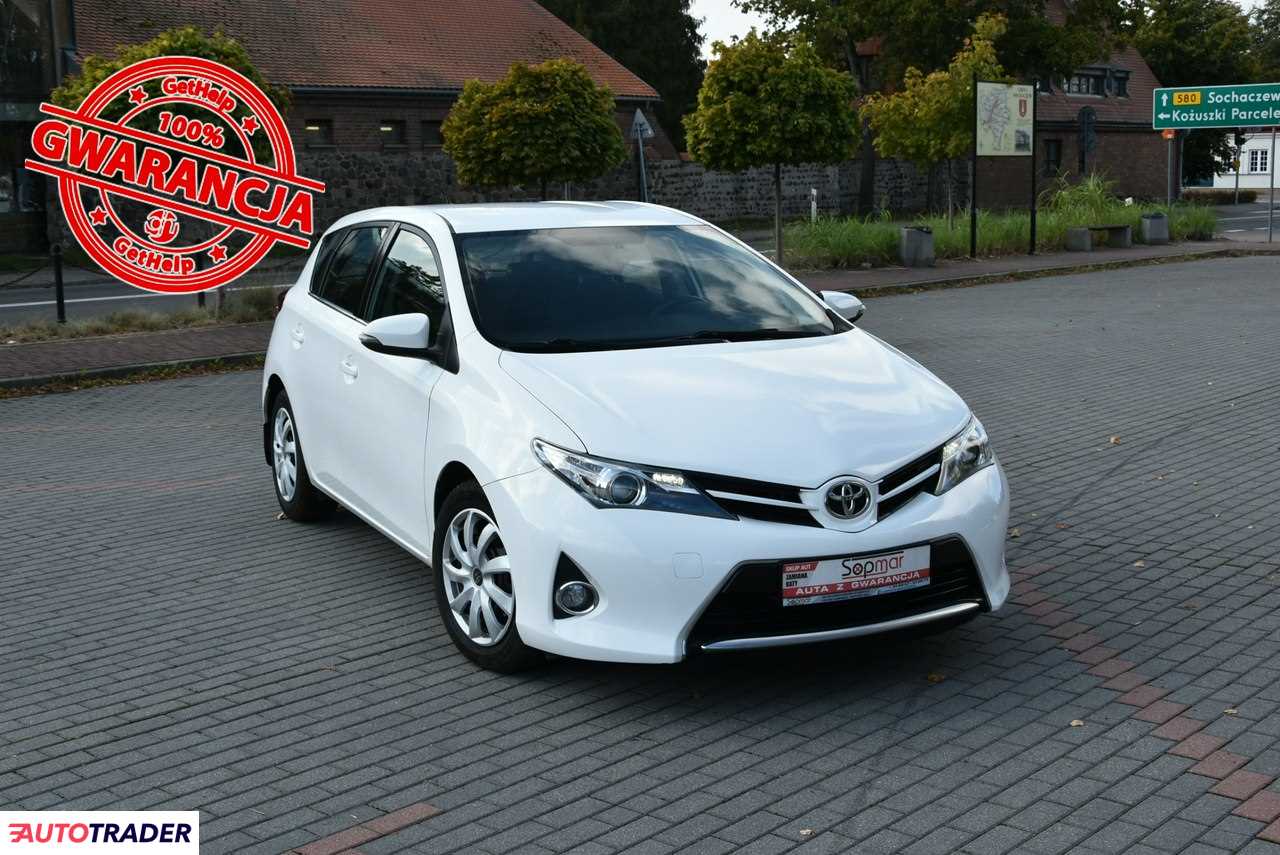 Toyota Auris 2015 1.4 90 KM Toyota Auris 2015 1.4 90 KM
